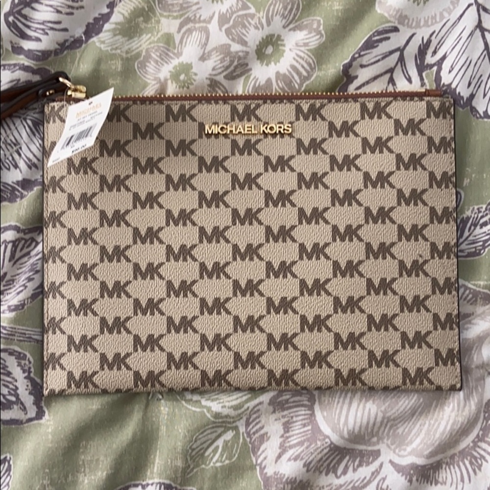 Michael Kors Tan ZIP Clutch Purse
